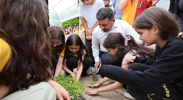 Okul Bahçesine Kurulan Serada 250 Fide Dikimi Yapıldı