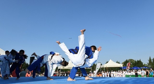 Osmangazi Belediyesinden gençlik ve spor şenliği