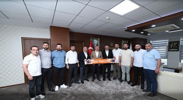 Şampiyon Darıca Türkeli, Başkan Büyükakına geldi