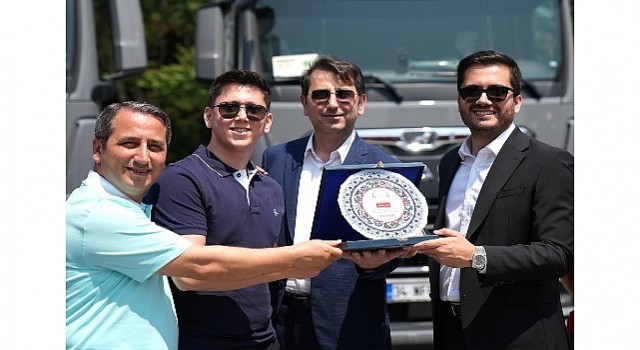 Trakmandan yılın en büyük teslimatı: Alp Lojistik filosuna 50 adet MAN TGX çekici kattı