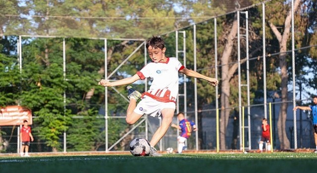 Antalya Büyükşehir Belediyesinin spora ve sporcuya desteği sürüyor