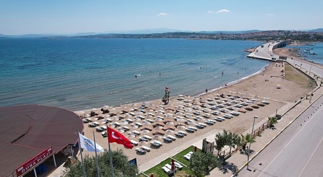 Ayvalıkta Yaz Kitapla Güzel: “Kitap Plajda!” Projesi Belediye Plajlarında Başlıyor