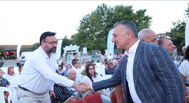 Başkan Büyükakın, kazanı açtı, ilk helvaları dağıttı