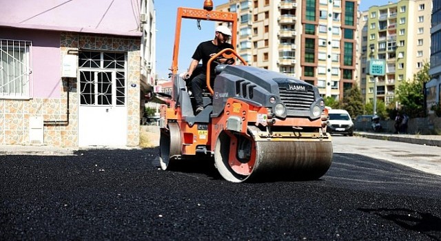 Bayraklıda asfaltlama seferberliği - 24 mahallede çalışmalar başladı