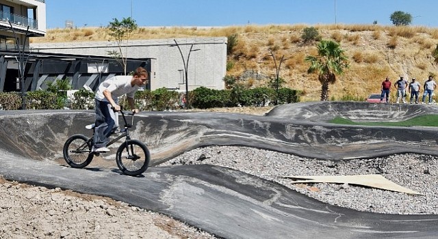 Bornovada pedallar geleceğe dönecek