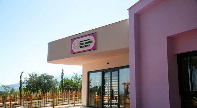 Güzelbahçe Belediyesinden çocuklara eğitici yaz kampı