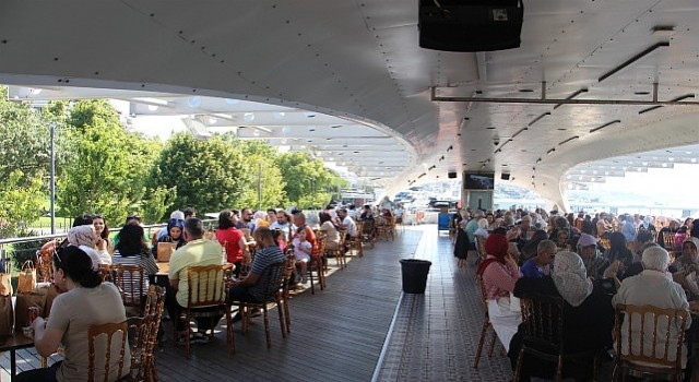 İBB Darülaceze Sakinlerinden Boğazda Tarihi Yolculuk