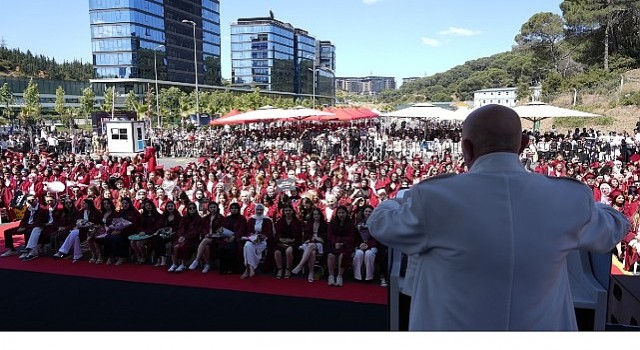 İstinye Üniversitesi, mezuniyet coşkusunu yaşadı