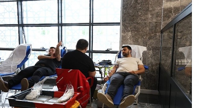 Kartepe Belediyesinde Kan Bağışı Kampanyası