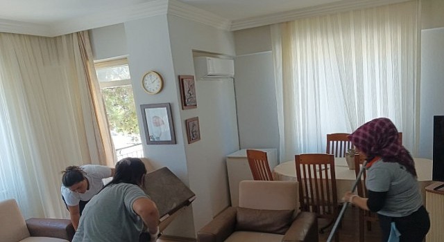 Kemer Belediyesinden İhtiyaç Sahiplerine Temizlik Desteği