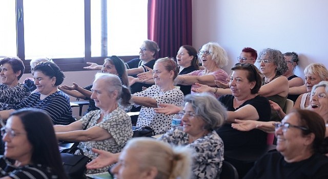 Konakta kahkaha yogası