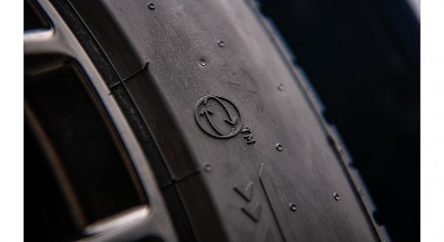 Pirelli, %70 ten Fazla Biyo-bazlı ve Geri Dönüştürülmüş Malzeme İçeren İlk Standart Üretim Lastiğini Tanıttı
