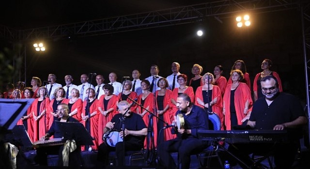 Seferihisarda sanat ve dayanışma “Yıldızların Altında” buluştu