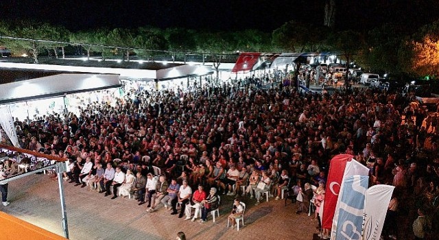 Altınovanın Cazibe Merkezi: Sahil Gece Pazarı Yeni Yüzüyle Açıldı...