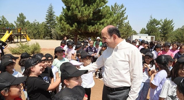 Başkan Altay 55 Bin Öğrenciyi Ağırlayacak Genç KOMEK Oyun Kampında Çocukların Coşkusuna Ortak Oldu