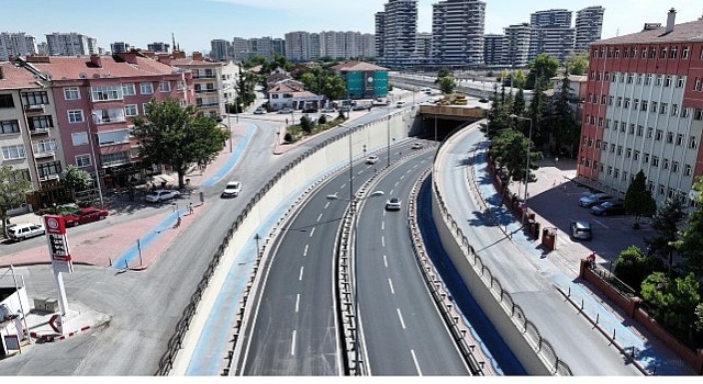 Başkan Altay: “Azerbaycan Alt Geçidinde Asfalt Yenilendi, Standart Yükseldi”