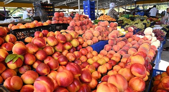Başkan Topaloğlundan pazar esnafına yeni yerinde ziyaret