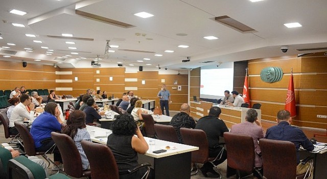 Bornova da kamu iç kontrol atağı