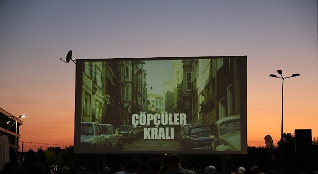 Kartepede Yaz Akşamları Açık Hava Sinemasıyla Renkleniyor