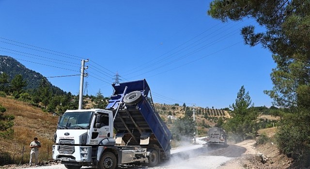 Kemer Ovacık Mahallesinin 3.5 kilometrelik yolu asfaltla buluştu