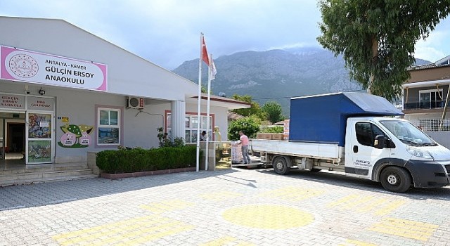 Kırtasiye malzemelerinin dağıtımı sürüyor