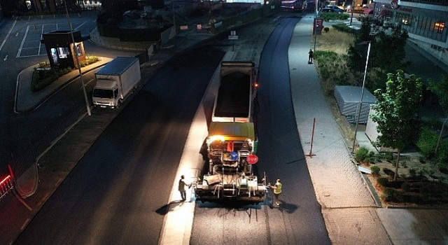 Küçükçekmecede Asfalt Çalışmaları ile Yol Konforu Artıyor