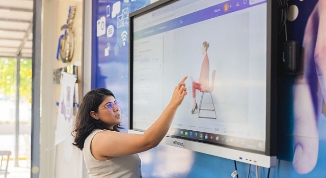 Balçova Belediyesi;nden kadınlara dijital destek