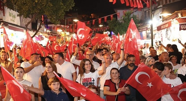 Çeşmede 30 Ağustos Zafer Bayramı Coşkusu