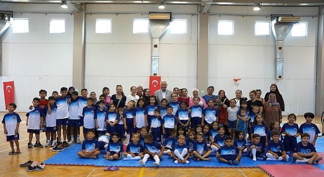 Formalar Başkan Türkmenin Elinden