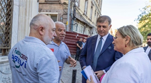 İzmirin tarihi yapıları gün yüzüne çıkıyor