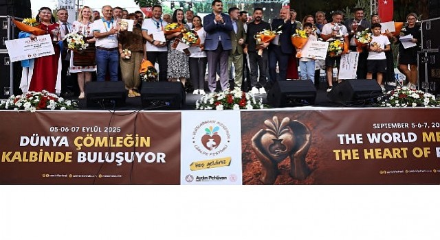 Menemen Belediyesi Uluslarası Çömlek Festivaline muhteşem final