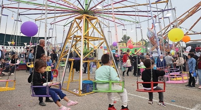 Nilüfer de Balkan Panayırı ortak şarkıya dönüştü