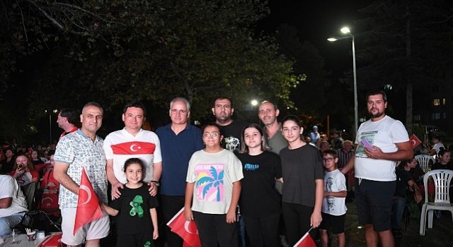 Osmangazi Belediyesi milli heyecanı meydanlara taşıdı