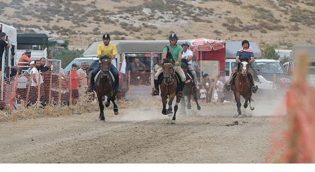 Türkiyenin en başarılı atları Menemende yarışacak