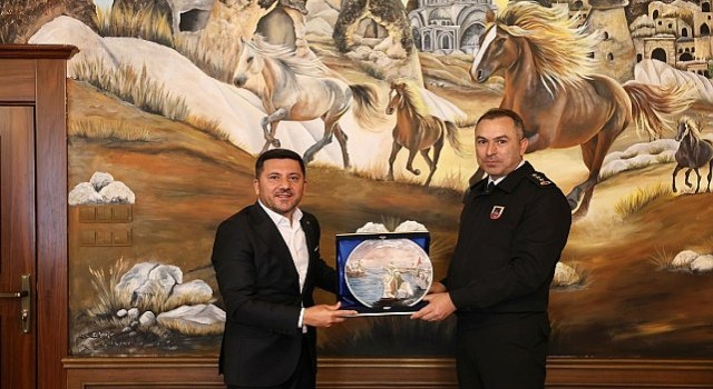 Başkan Arı, JAKEM Komutanı Fırat ı Makamında Ağırladı