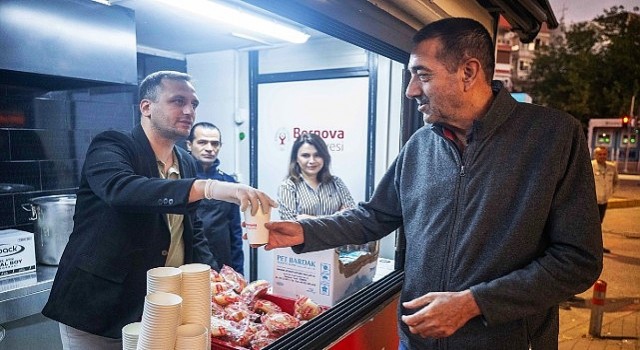 Bornova da soğuk sabahlar sıcak çorbayla ısınıyor