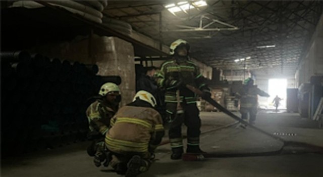 Bornovadaki depo yangınına hızlı müdahale