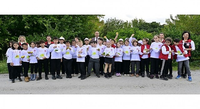 Çocuklar tarımı Lider Çocuk Tarım Kampında öğreniyor