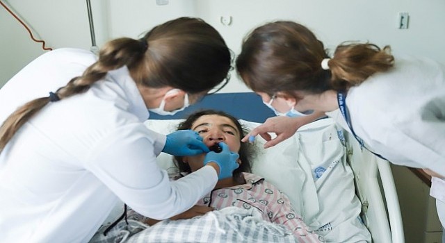 DEÜden Yarık Dudak ve Damak Hastalarına İleri Teknolojiyle Ücretsiz Hizmet