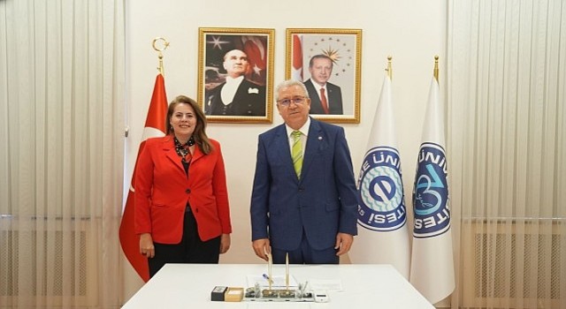 Egeli araştırmacıların ürettiği Sağlıkta Güvenli İlaç Hazırlama Önlüğü