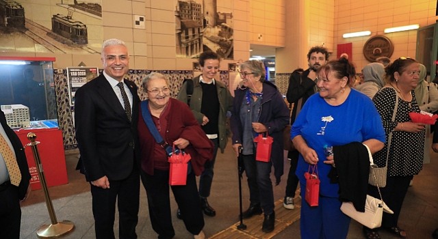 İETT den Dünya Yaşlılar Günü nde Anlamlı Ziyaret