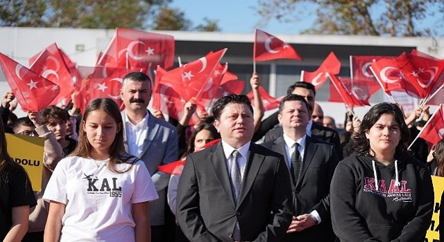 Kadıköyde, 29 Ekim Kutlamaları Meşale Yakma Töreni ile Başladı