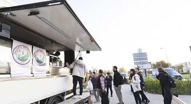 Soğuk Havaların Gönül Isıtan Dokunuşu: Metro Durağında Çorba İkramı
