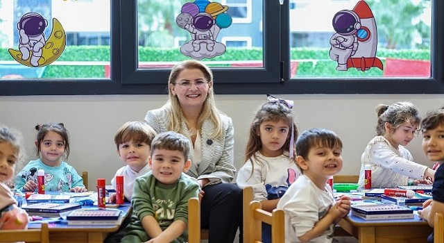 Bakırköyde Muzaffer İzgü Gündüz Çocuk Bakımevi Açıldı