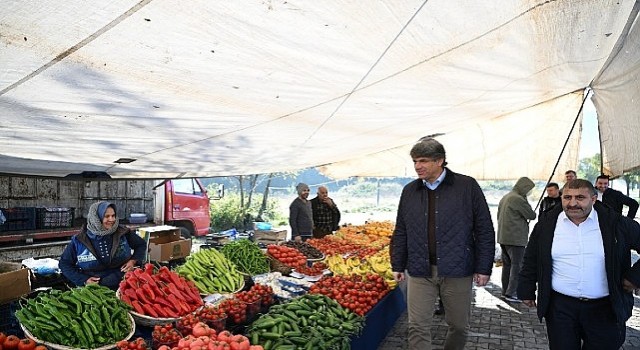 Başkan Kocaman Ataşehir Pazarında Esnafla Bir Araya Geldi