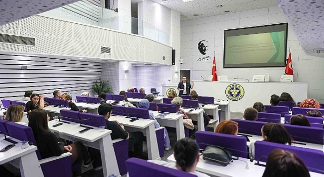 Buca Belediyesinden anlamlı adım: Çalışanlarına otizm farkındalık eğitimi verdi