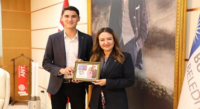 Büyükşehir Başkan Vekili Özdemire “Genç Kart”ı anlattı