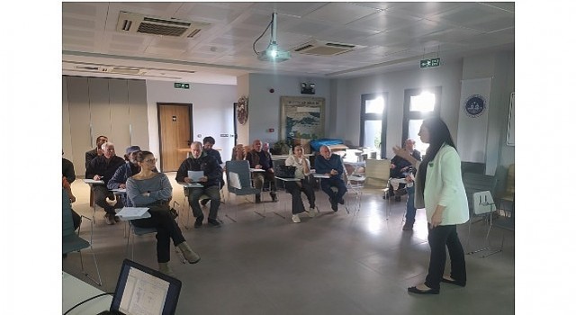 İzmir Büyükşehir Belediyesinden Efes Selçuklu Üreticilere Toprak Analizi Desteği