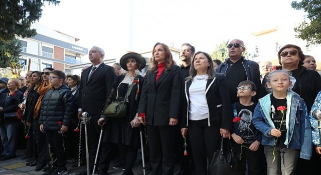 Karşıyaka tek yürek oldu, Ataya selam durdu!