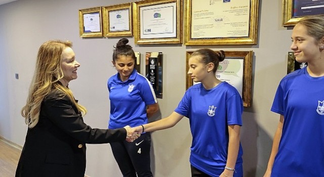 Konak Belediyespordan Milli Takıma 3 yıldız